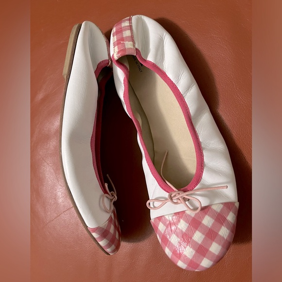 ViVi G white ballerina flats with pink and white checkered toes and backs - Picture 2 of 4